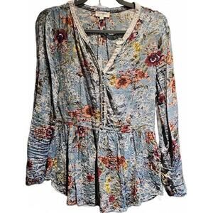 Umgee Lightweight Floral Hidden Button Top Sz S  Lace Roll Tab Sleeve
